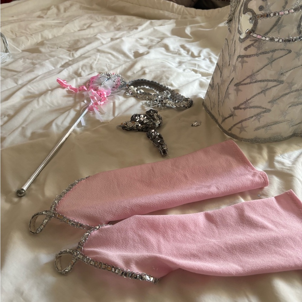 Wizard of Oz, Glenda the Good Witch Costume - Picture 5 of 11